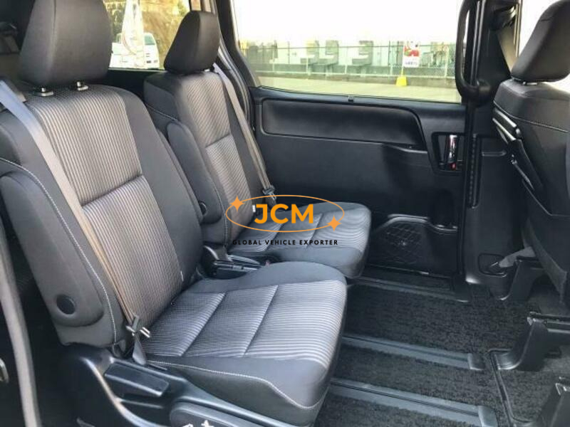 
								2020 TOYOTA VOXY DAA-ZWR80W HYBRID 2WD full									