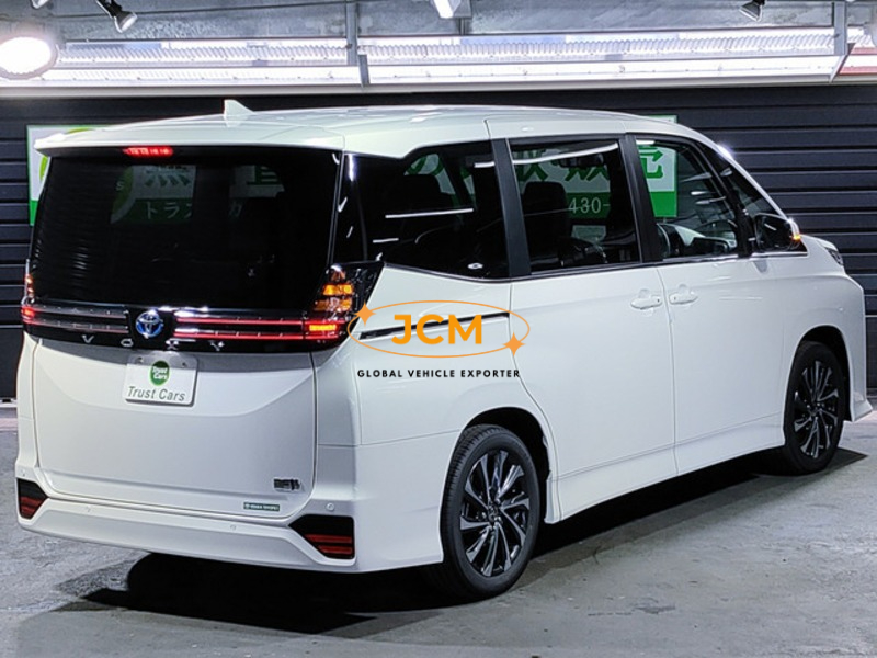 
								2023 TOYOTA VOXY ZWR90W full									