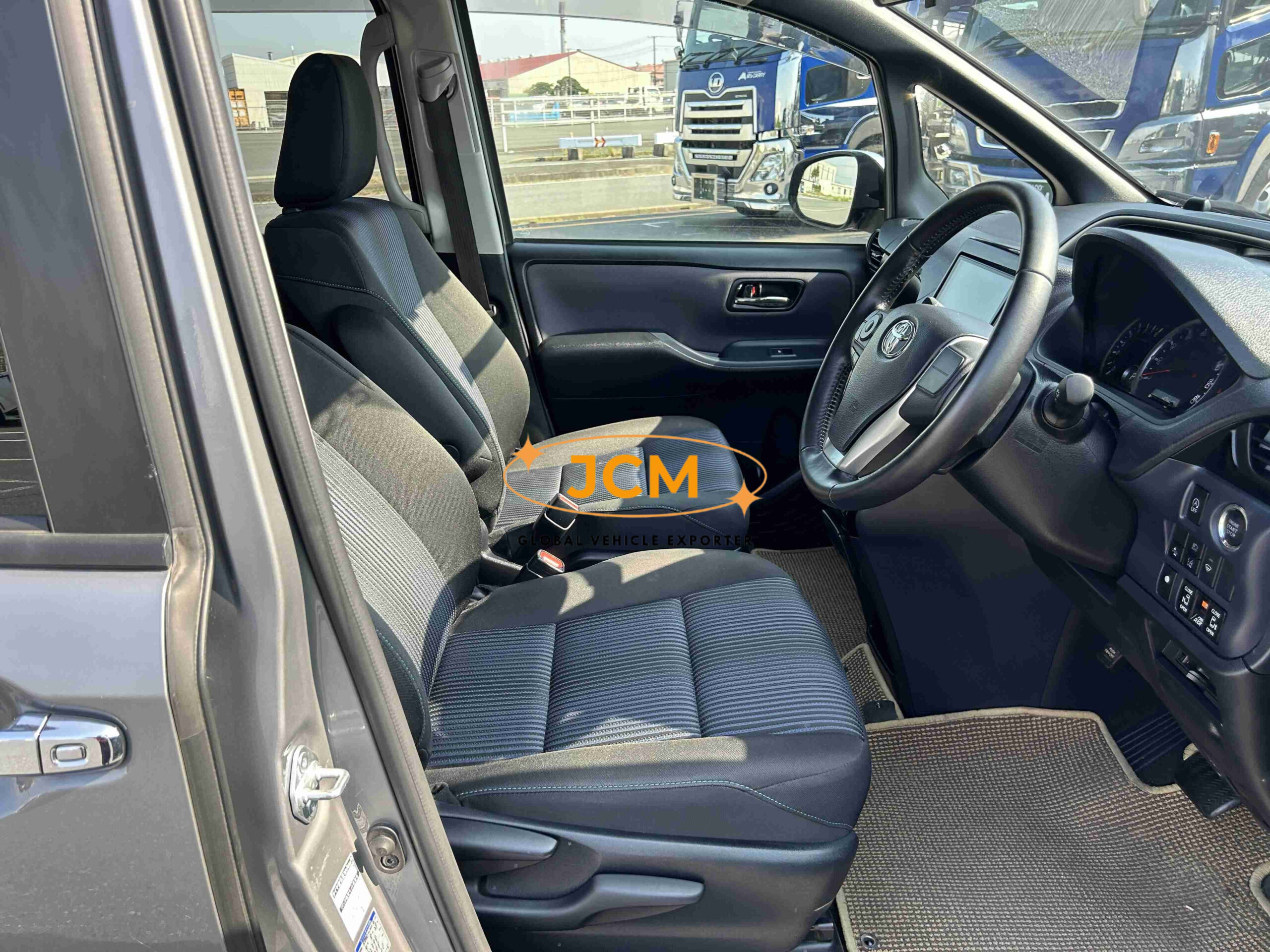 
								2016 TOYOTA VOXY full									