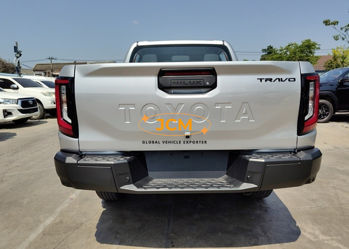 
								2026 TOYOTA HILUX TRAVO PREMIUM DOUBLE CAB 2.8 4WD MT full									