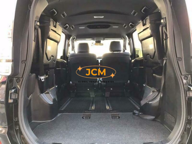 
								2020 TOYOTA VOXY DAA-ZWR80W HYBRID 2WD full									