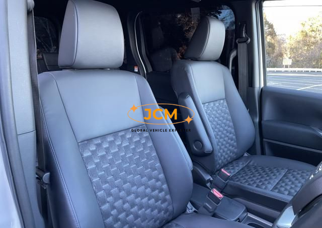 
								2022 TOYOTA VOXY ZWR90W HYBRID 2WD full									
