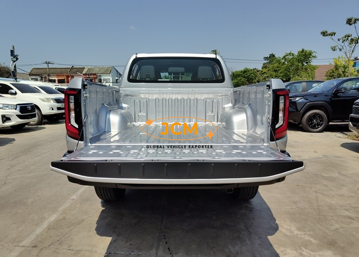 
								2026 TOYOTA HILUX TRAVO PREMIUM DOUBLE CAB 2.8 4WD MT full									