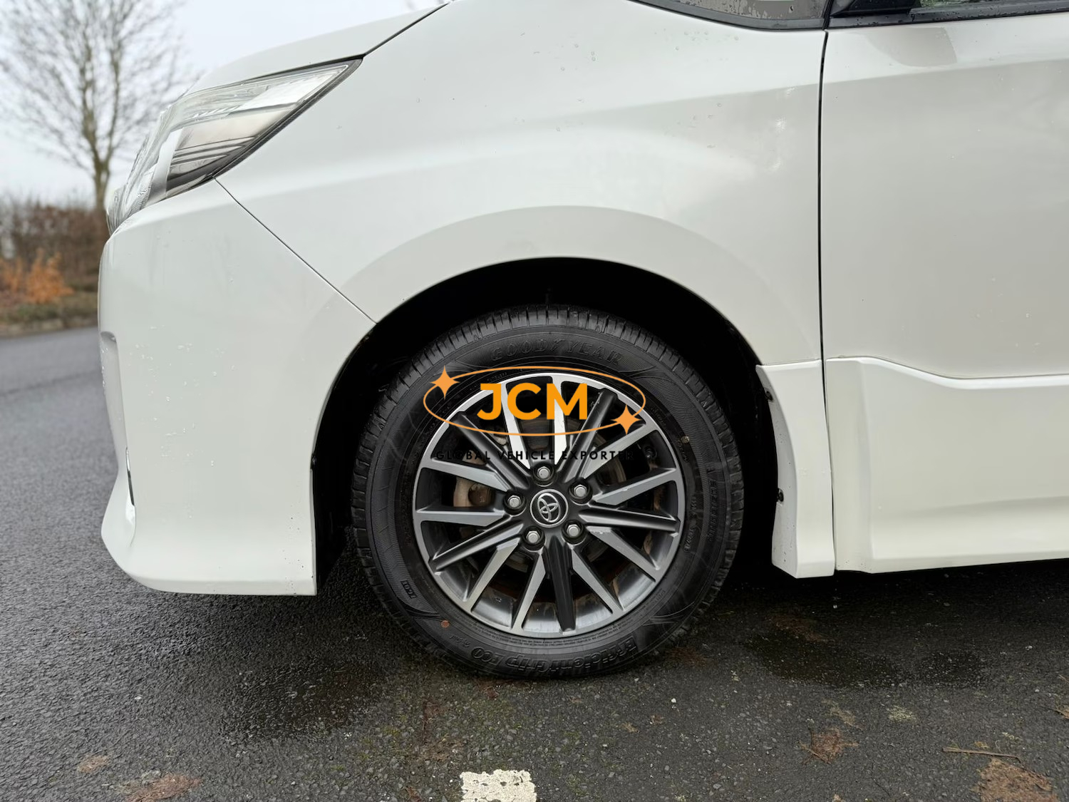 
								2014 TOYOTA NOAH 2.0L full									