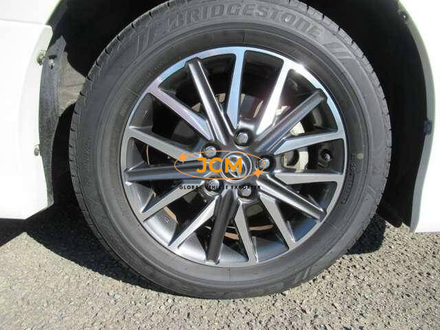 
								2014 TOYOTA VOXY full									