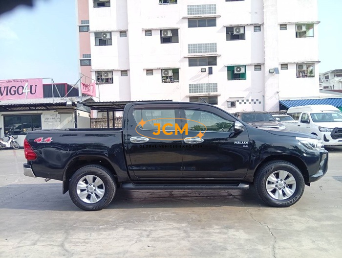 
								2017 TOYOTA HILUX DOUBLE CAB 2.8 4WD MT full									