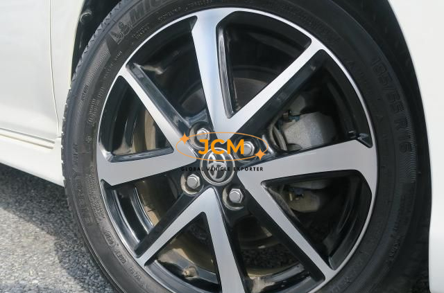
								2018 TOYOTA COROLLA FIELDER DAA-NKE165G 2WD full									