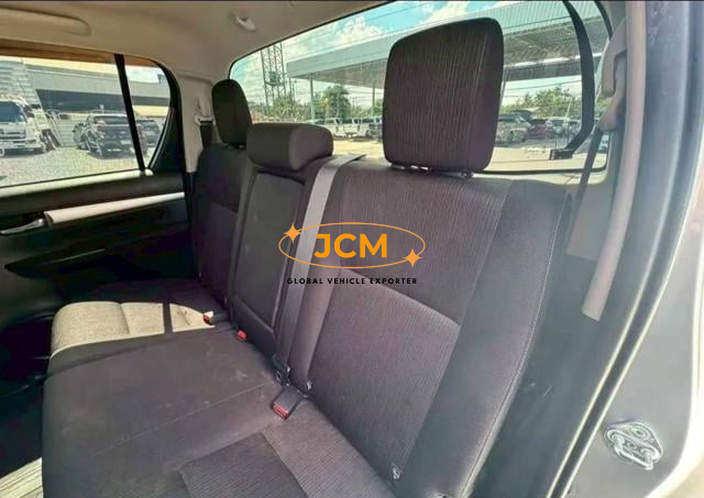 
								2020 TOYOTA HILUX 2.4 E REVO DOUBLE CAB full									