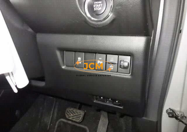 
								2023 SUZUKI SWIFT XG full									