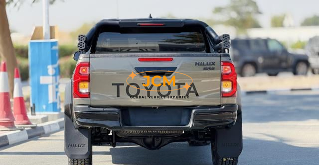 
								2023 TOYOTA HILUX 2.4 E REVO DOUBLE CAB full									