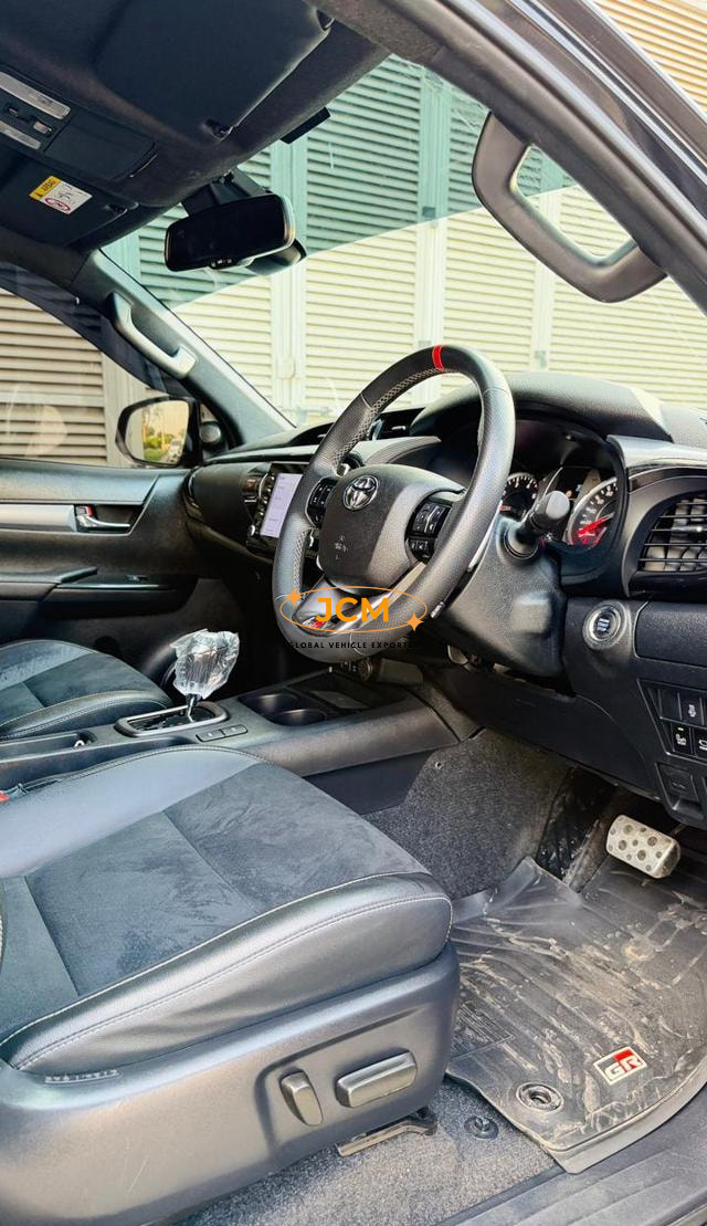 
								2024 TOYOTA HILUX GR full									