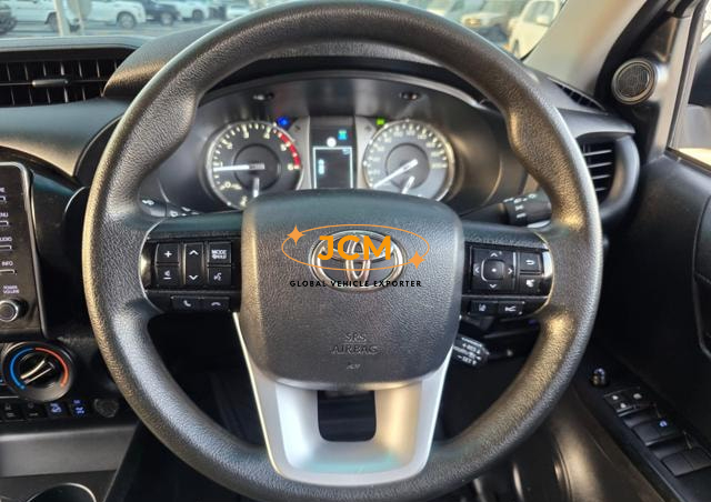 
								2023 TOYOTA HILUX ROCCO GR SPORTS KIT | 4 X 4 full									