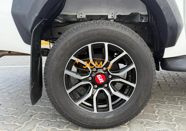 
								2024 TOYOTA HILUX 48V SR5 WITH GR SPORT KIT full									