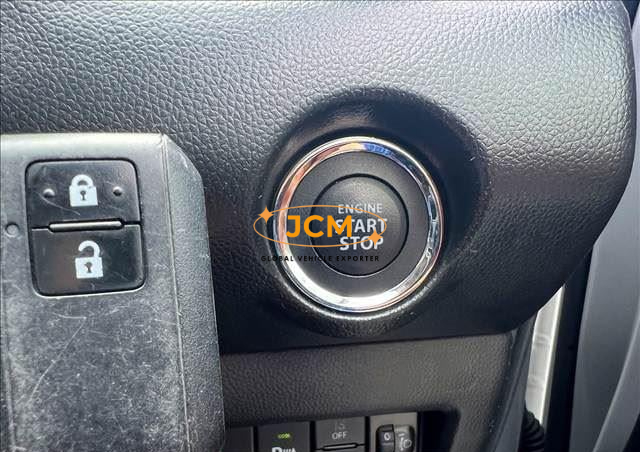 
								2023 SUZUKI SWIFT full									