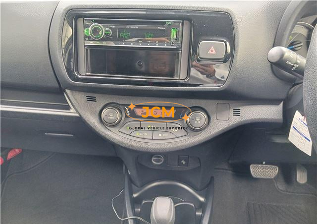 
								2020 TOYOTA VITZ full									