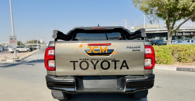 
								2023 TOYOTA HILUX 2.4 E REVO DOUBLE CAB full									