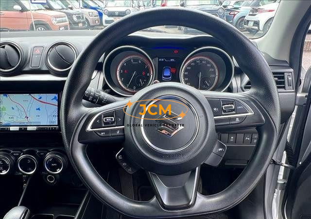 
								2023 SUZUKI SWIFT full									
