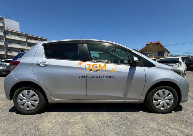 
								2012 TOYOTA VITZ full									