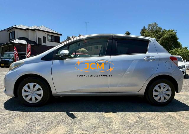 
								2012 TOYOTA VITZ full									