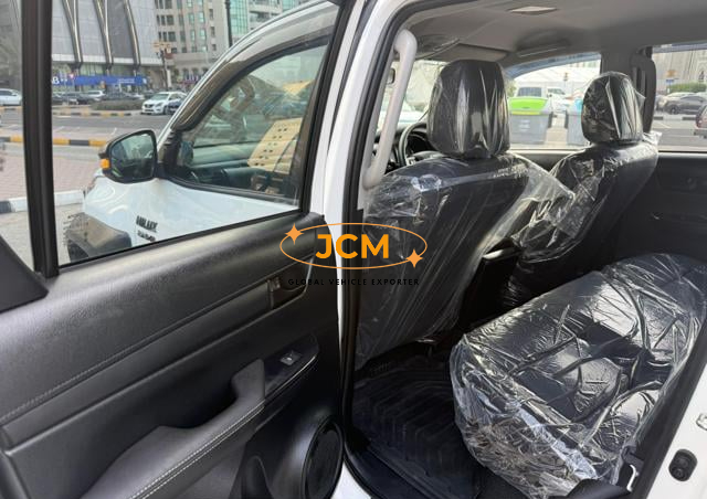 
								2024 TOYOTA HILUX 48V SR5 WITH GR SPORT KIT full									
