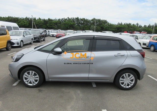 
								2021 HONDA FIT E:HEV full									