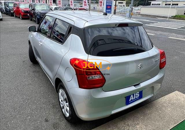 
								2023 SUZUKI SWIFT full									