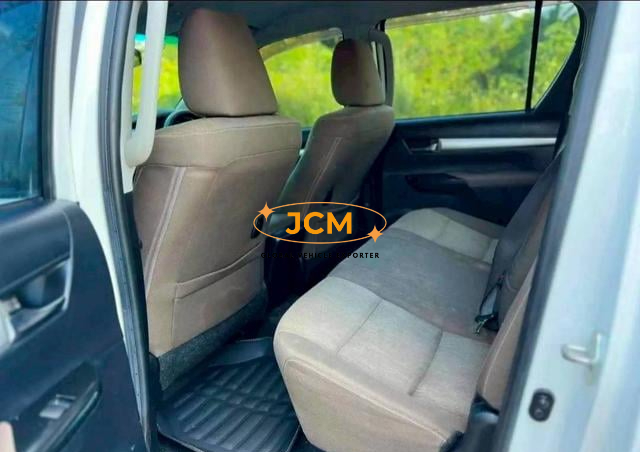 
								2018 TOYOTA HILUX 2.4 E REVO DOUBLE CAB full									
