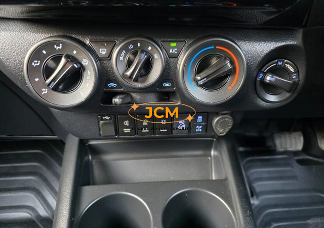 
								2023 TOYOTA HILUX ROCCO GR SPORTS KIT | 4 X 4 full									