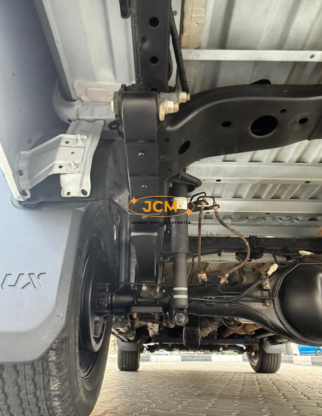 
								2024 TOYOTA HILUX 48V SR5 WITH GR SPORT KIT full									