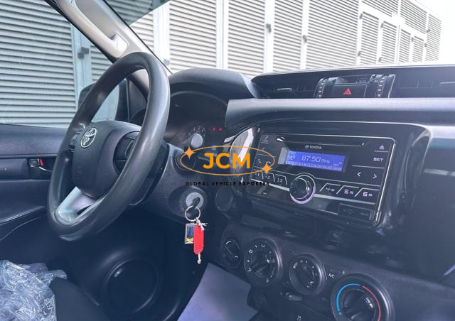 
								2019 TOYOTA HILUX PERFECT ACCIDENT FREE 2.7L 4WD full									