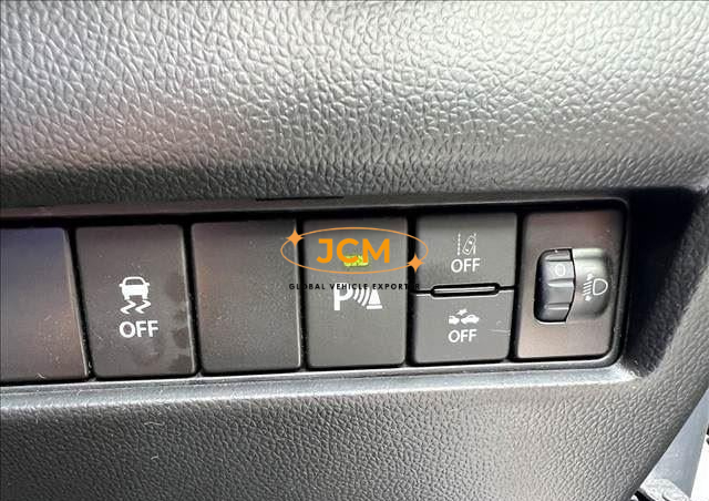 
								2023 SUZUKI SWIFT full									