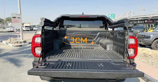 
								2023 TOYOTA HILUX 2.4 E REVO DOUBLE CAB full									