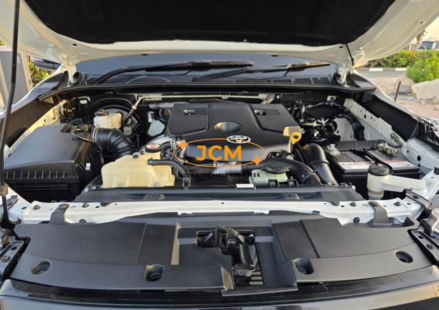 
								2023 TOYOTA HILUX ROCCO GR SPORTS KIT | 4 X 4 full									