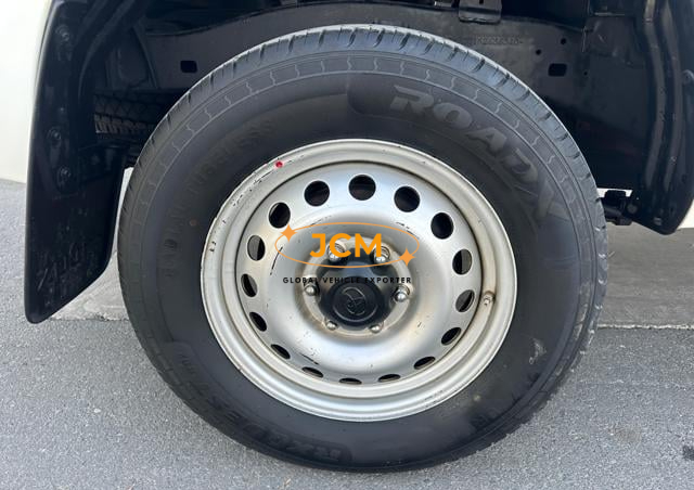 
								2019 TOYOTA HILUX PERFECT ACCIDENT FREE 2.7L 4WD full									