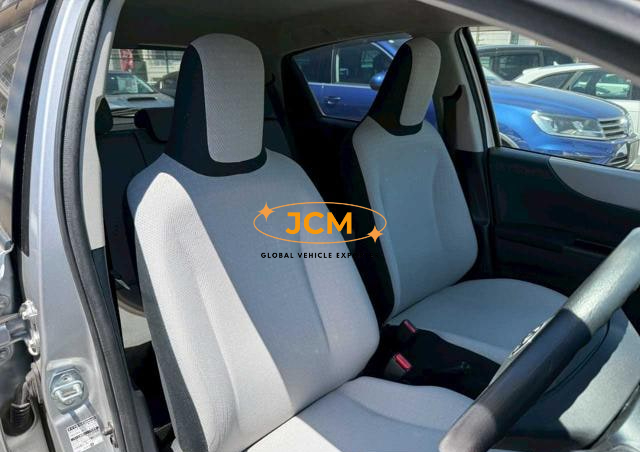 
								2012 TOYOTA VITZ full									