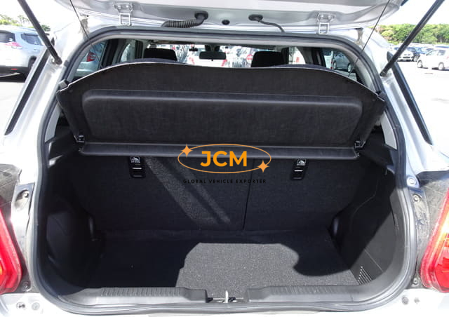 
								2023 SUZUKI SWIFT XG full									