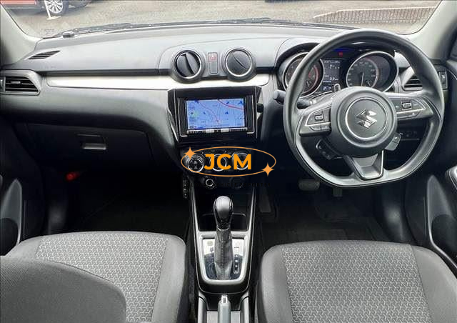 
								2023 SUZUKI SWIFT full									