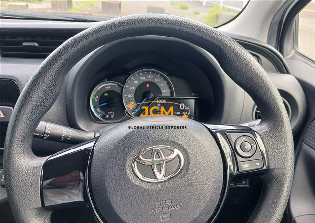 
								2020 TOYOTA VITZ full									