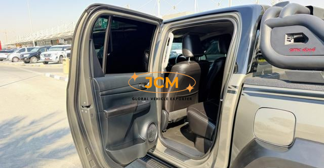 
								2023 TOYOTA HILUX 2.4 E REVO DOUBLE CAB full									