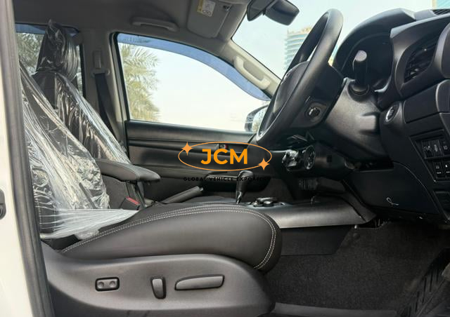 
								2024 TOYOTA HILUX 48V SR5 WITH GR SPORT KIT full									