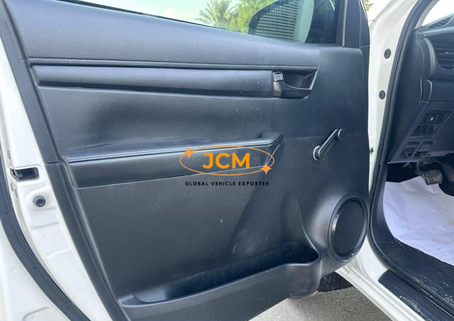 
								2019 TOYOTA HILUX PERFECT ACCIDENT FREE 2.7L 4WD full									