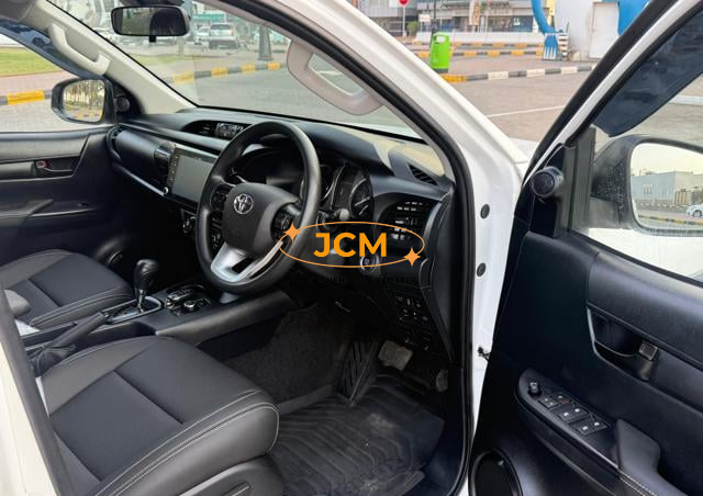 
								2024 TOYOTA HILUX 48V SR5 WITH GR SPORT KIT full									