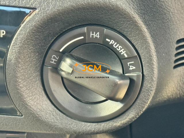 
								2018 TOYOTA HILUX Z 4WD full									