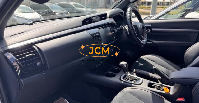 
								2024 TOYOTA HILUX ZGR full									
