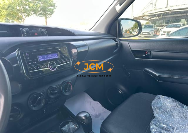 
								2019 TOYOTA HILUX PERFECT ACCIDENT FREE 2.7L 4WD full									