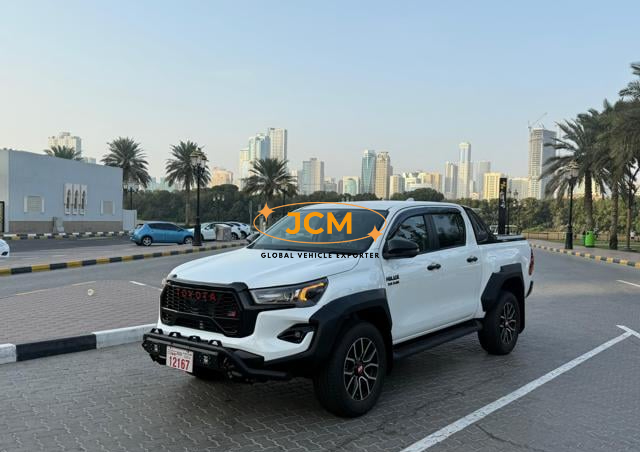 
								2024 TOYOTA HILUX 48V SR5 WITH GR SPORT KIT full									