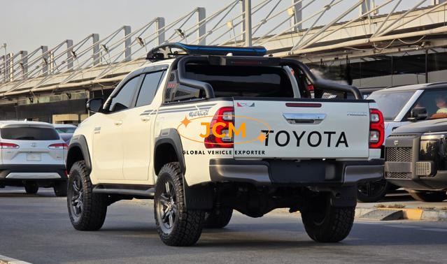 
								2023 TOYOTA HILUX ROCCO GR SPORTS KIT | 4 X 4 full									