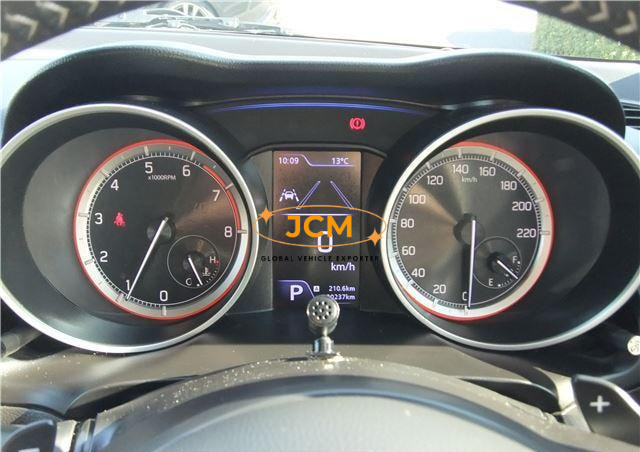 
								2021 SUZUKI SWIFT full									