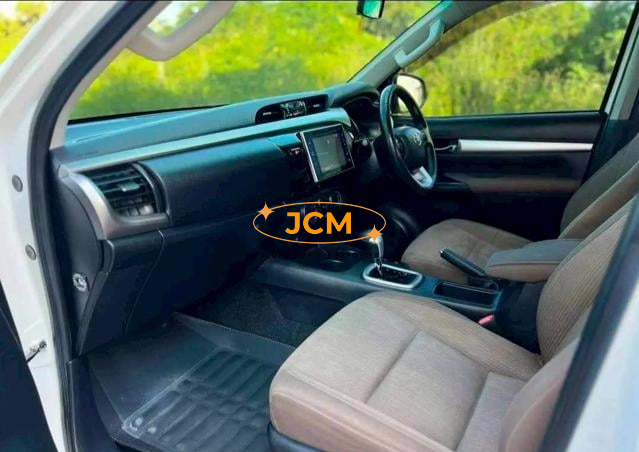 
								2018 TOYOTA HILUX 2.4 E REVO DOUBLE CAB full									