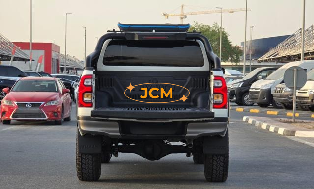 
								2023 TOYOTA HILUX ROCCO GR SPORTS KIT | 4 X 4 full									
